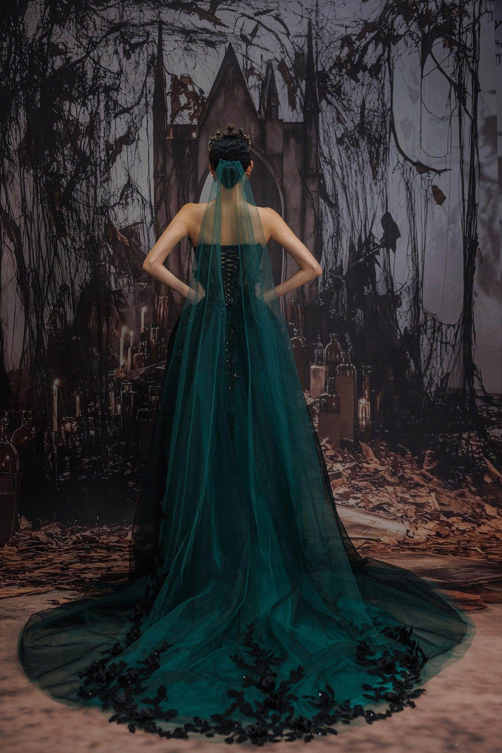 One-tier Lace Edge Tulle Chapel Veils with Appliques CV0400 - COCOMELODY